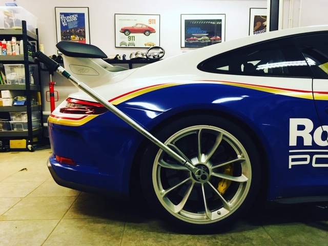 3833B986 87B0 4871 B858 44C7B111BC80