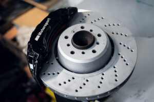 Big Brake Kit do BMW E39 Przód Porsche 6 tłoków 374x36mm (również V8 i M5)