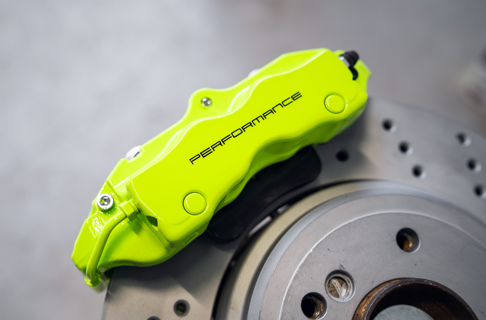 Big Brake Kit Tył Porsche 4 tłoki 350x24mm BMW E90, E91, E92, E93, E81, E82, E87, E88 - obrazek 5