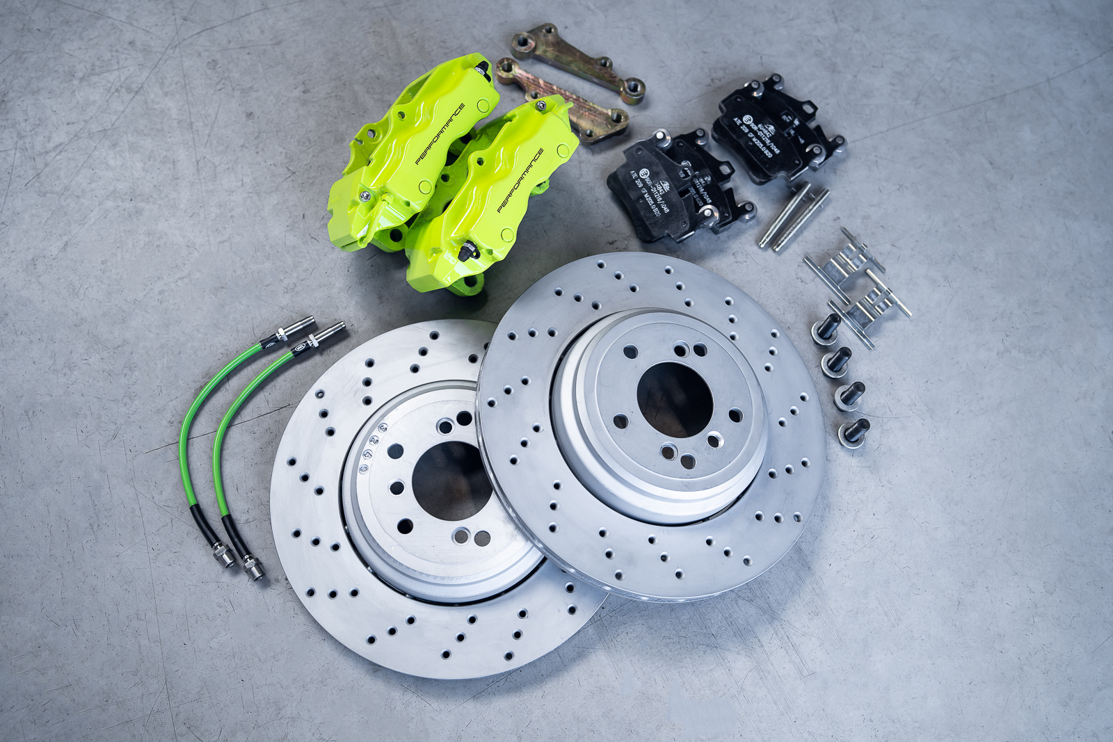 Big Brake Kit Tył Porsche 4 tłoki 350x24mm BMW E90, E91, E92, E93, E81, E82, E87, E88 - obrazek 10