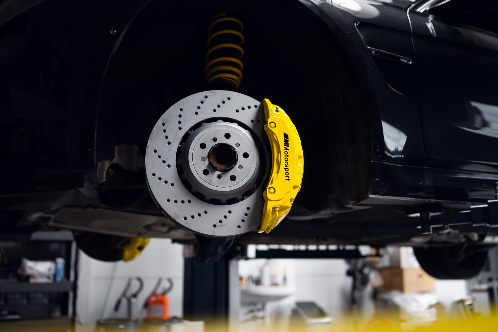 Big Brake Kit Przód do BMW M2/M3/M4 F87/F80/F82 -Porsche 6 tłoków 400x36mm - obrazek 12