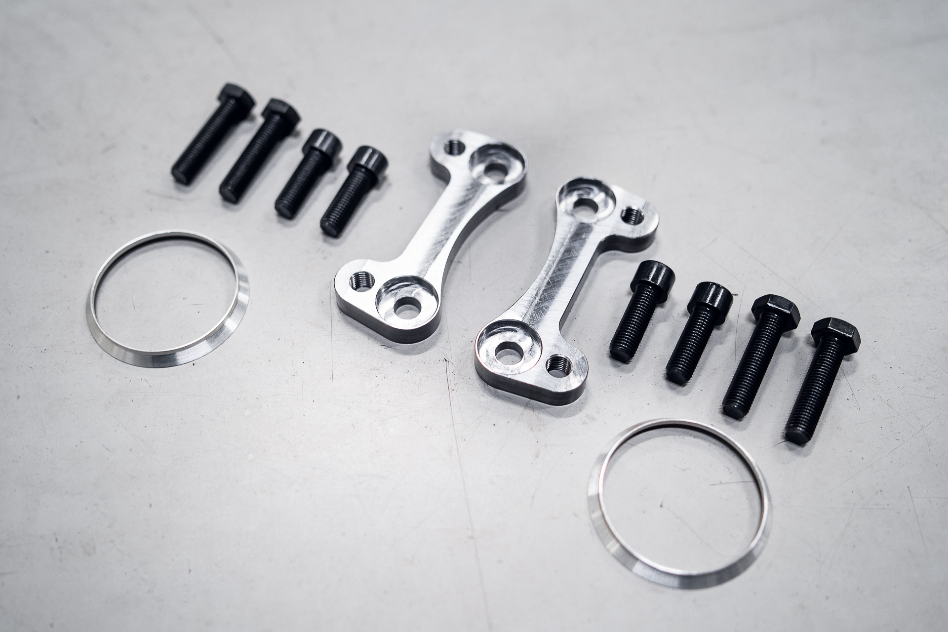 Zestaw montażowy konwersji hamulców tył 356mm Audi S3 8V, VW Golf 7 GTI R, Arteon MQB (również z elektrycznym ręcznym) - obrazek 2