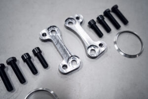 Zestaw montażowy konwersji hamulców tył 356mm Audi S3 8V, VW Golf 7 GTI R, Arteon MQB (również z elektrycznym ręcznym)