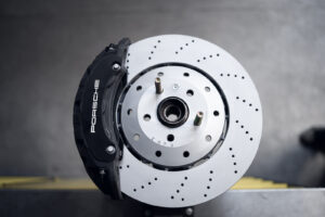 Big Brake Kit do MQB Przód Porsche 6 tłoków 390x36mm DOWOLNY KOLOR  Audi A3, S3 8V, VW Golf 7/7.5/8 GTI, R