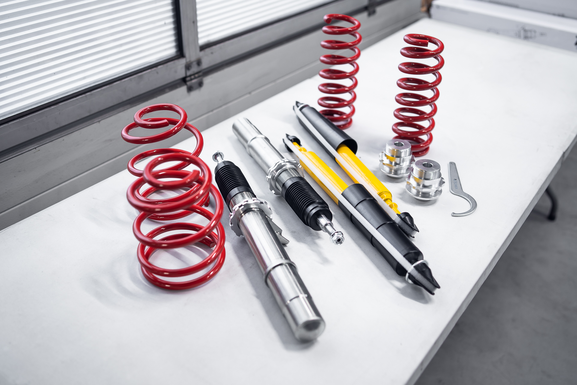 BMW serii 3 E90 oraz seria 1 E81, E82, E88 Gwintowane Zawieszenie Ta-Technix - obrazek 3